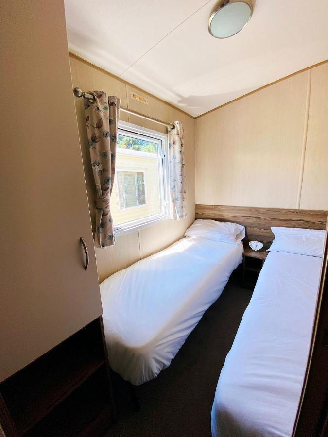 ホテル Dizzard 23 Bridgerule エクステリア 写真